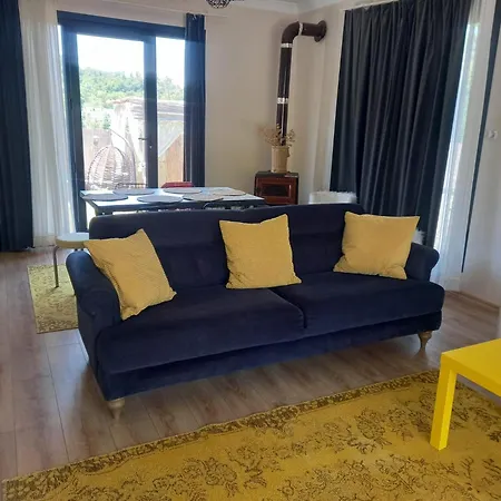 Villa Suembuel House *