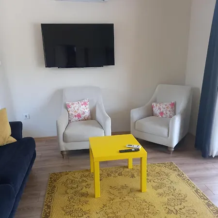 Suembuel House Villa *